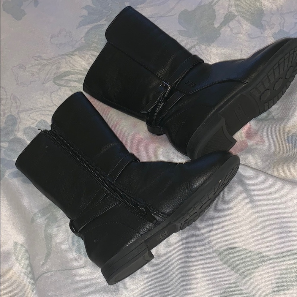 Girls boots
